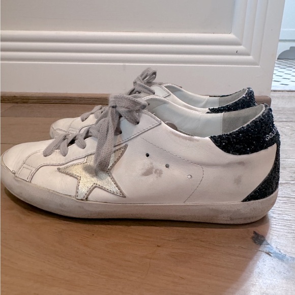 New Golden Goose Super-Star Low Top Sneaker (Women)
White/Gold/Black size 36 - Picture 7 of 9